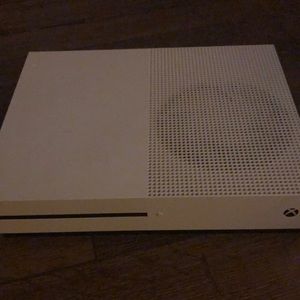 Used but very new Xbox one s 1tb